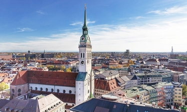 Három az egyben! A&O Hotels München - 3 nap 2 éjszaka svédasztalos reggelivel 2 felnőtt és 2 gyermek részére - Csibész Csapat
